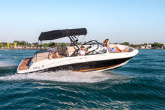 Bayliner VR6 - Bayliner VR6 Wake IB (sports boat)