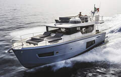 Cranchi 43 EXO Trawler (motor yacht)