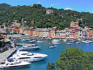 Motorboats in Italy - sale and rental - motor yachts