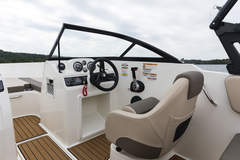 Motorboot Bayliner VR4 Bild 5
