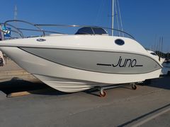 Juno 590 (barco con camarote)